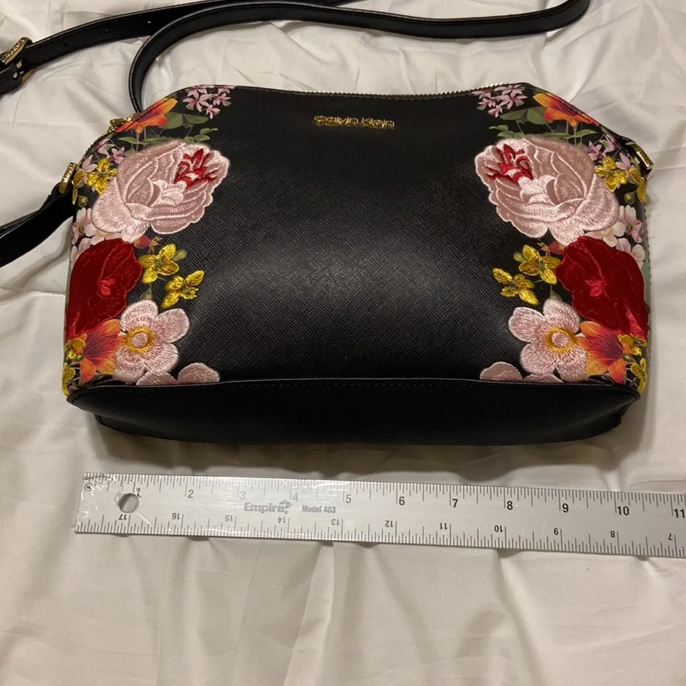 Calvin Klein Black embroidered flowered red pink green cross body, shoulder nice - Picture 7 of 12